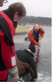 TCD_Eistauchen_Saegen1